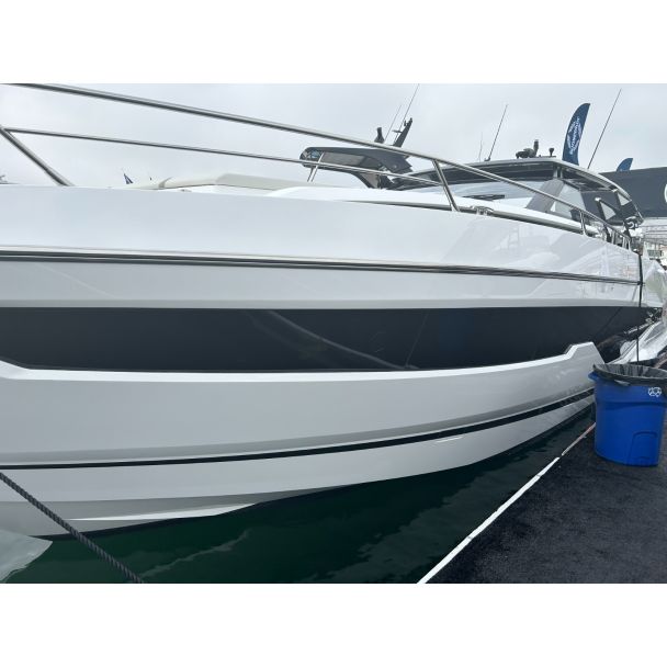 Marine Fiberglass Repair – Cosmetic & Structural Restoration