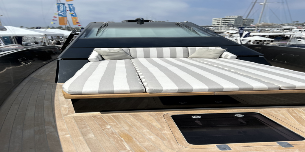 Life on the Water: Embrace the Boating Lifestyle with Confidence